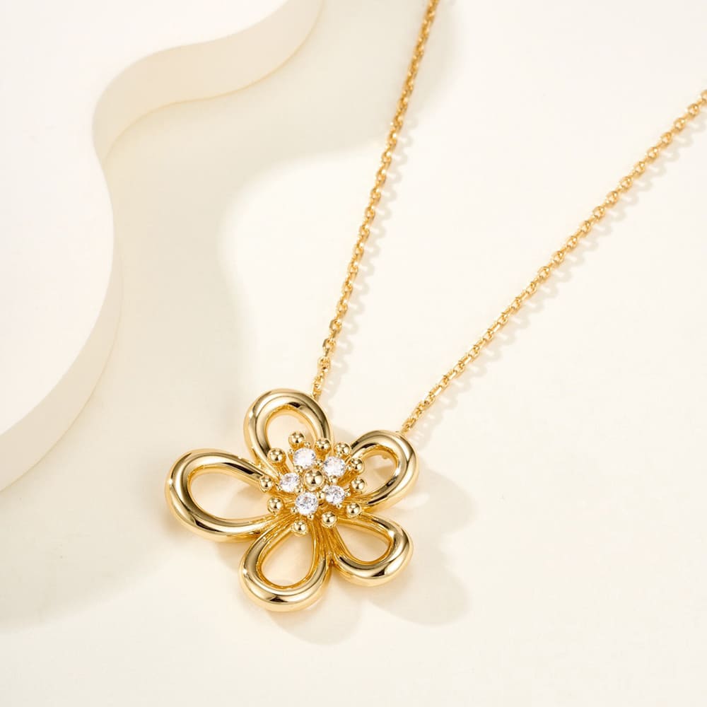 VCA Flowerlace necklace