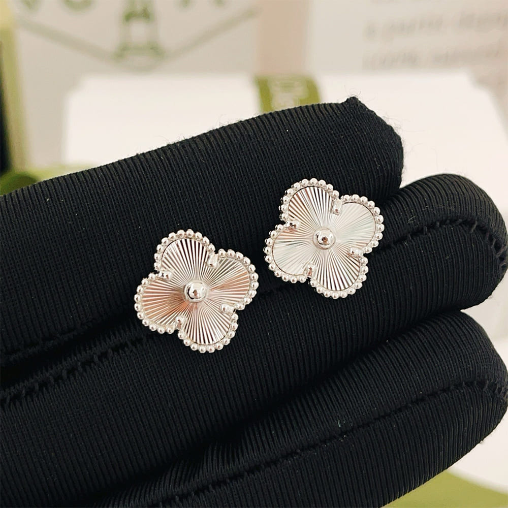VCA Alhambra Earrings