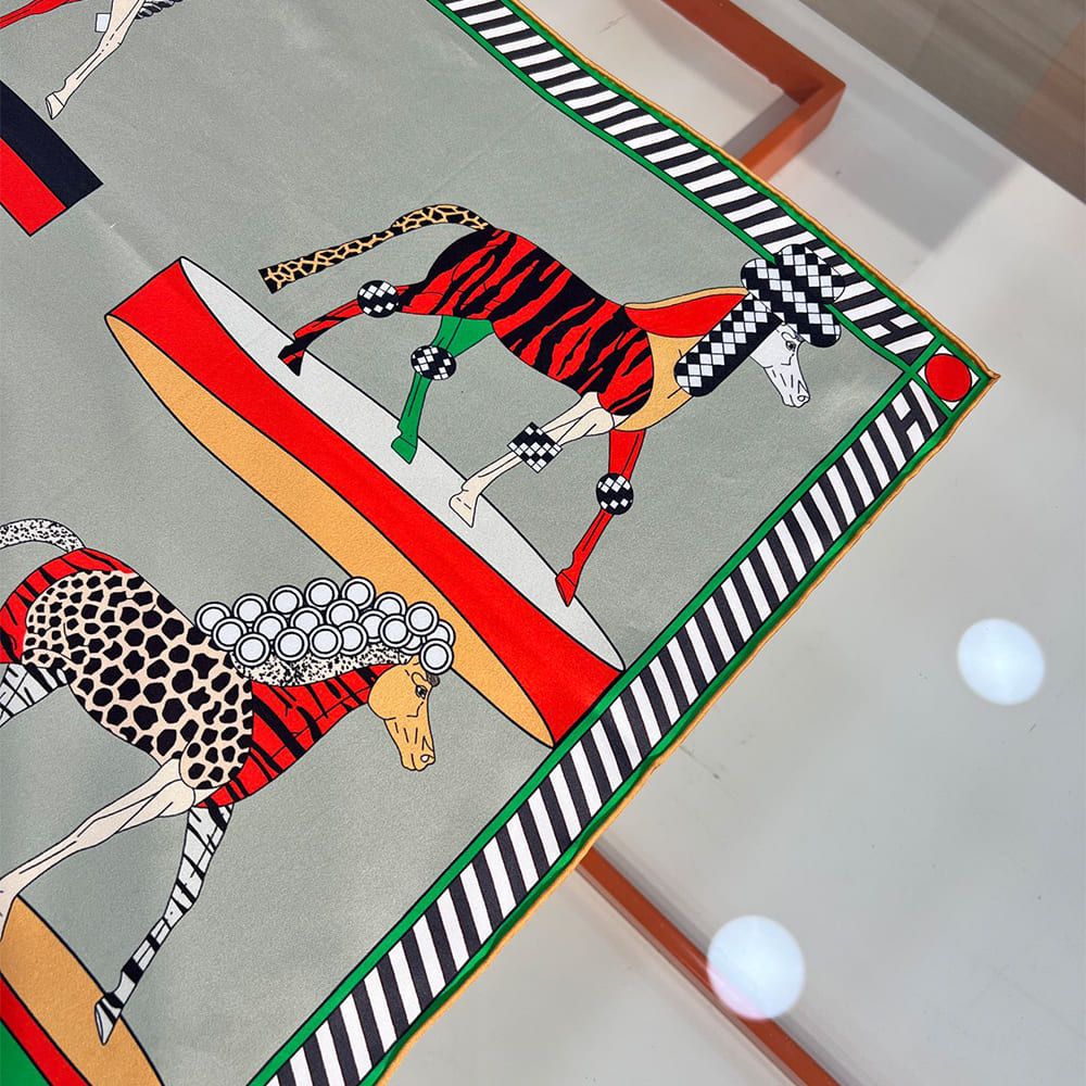 H**me5 A Toute Allure scarf 90