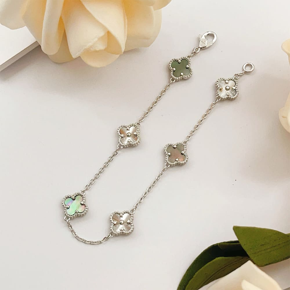 VCA Vintage Alhambra bracelet, 6 motifs