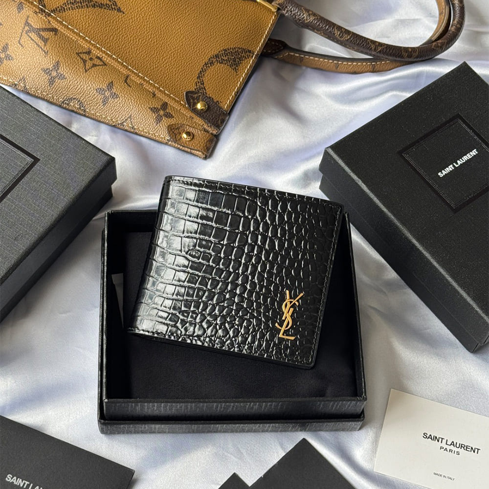 TINY CASSANDRE East/West wallet in CROCODILE-EMBOSSED matte leather(HIGH-END GRADE)