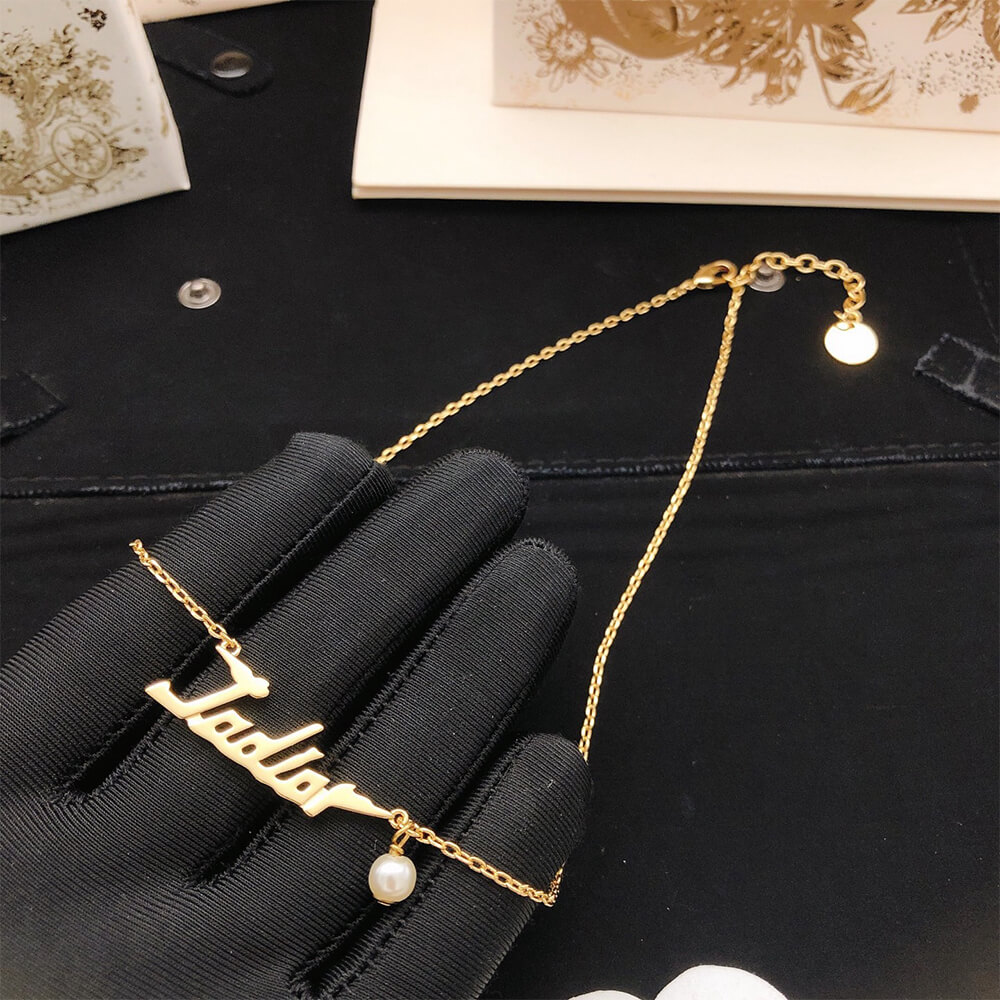 D10r necklace