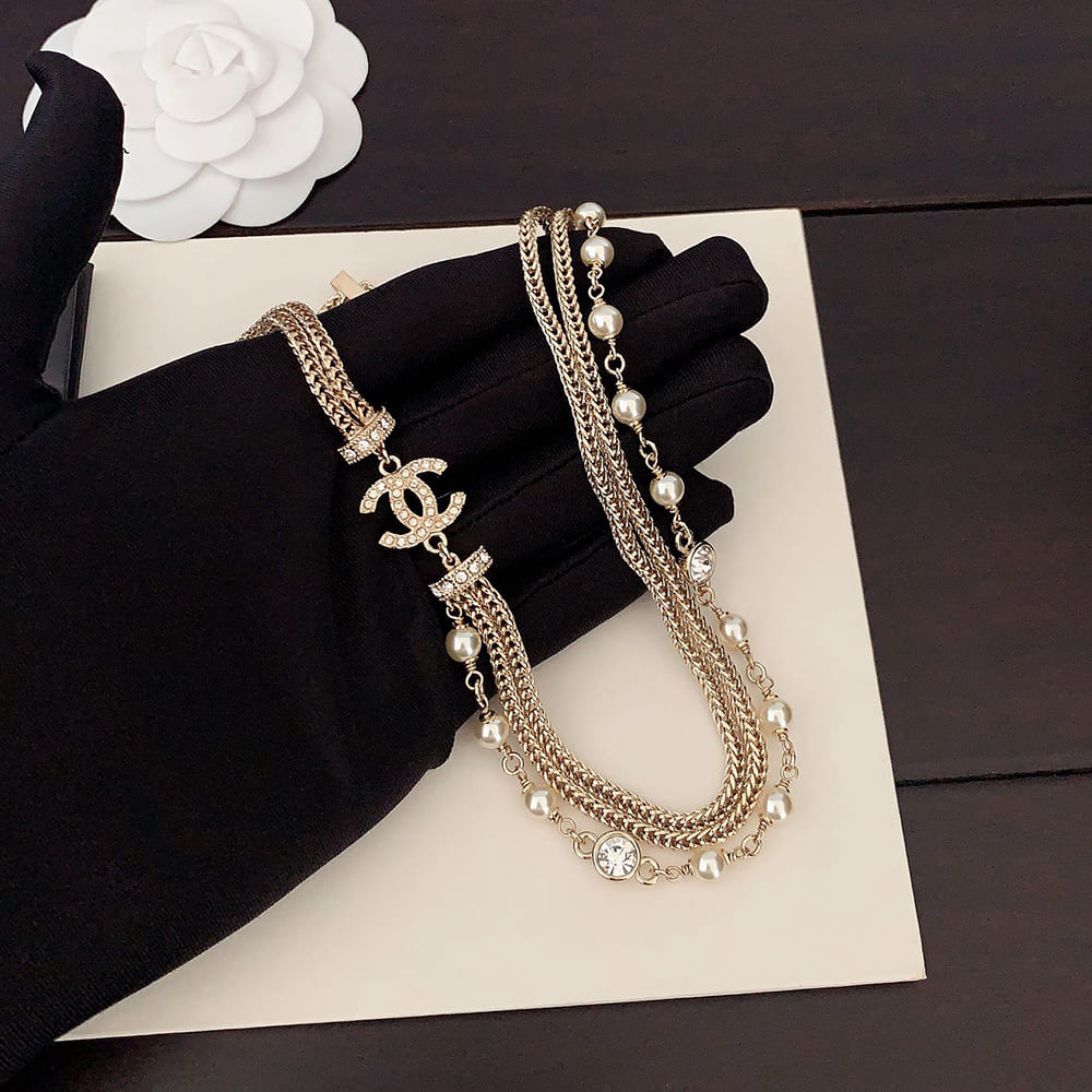 Ch**el necklace