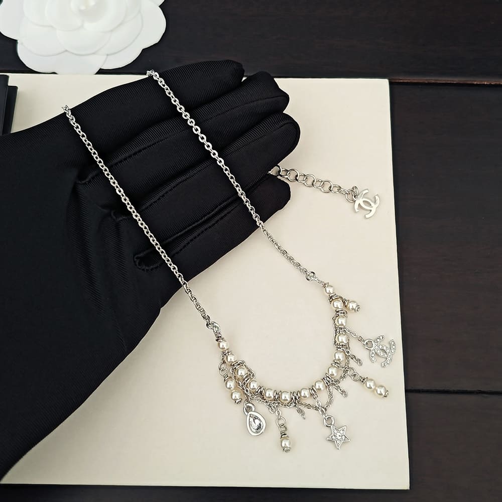 Ch**el necklace