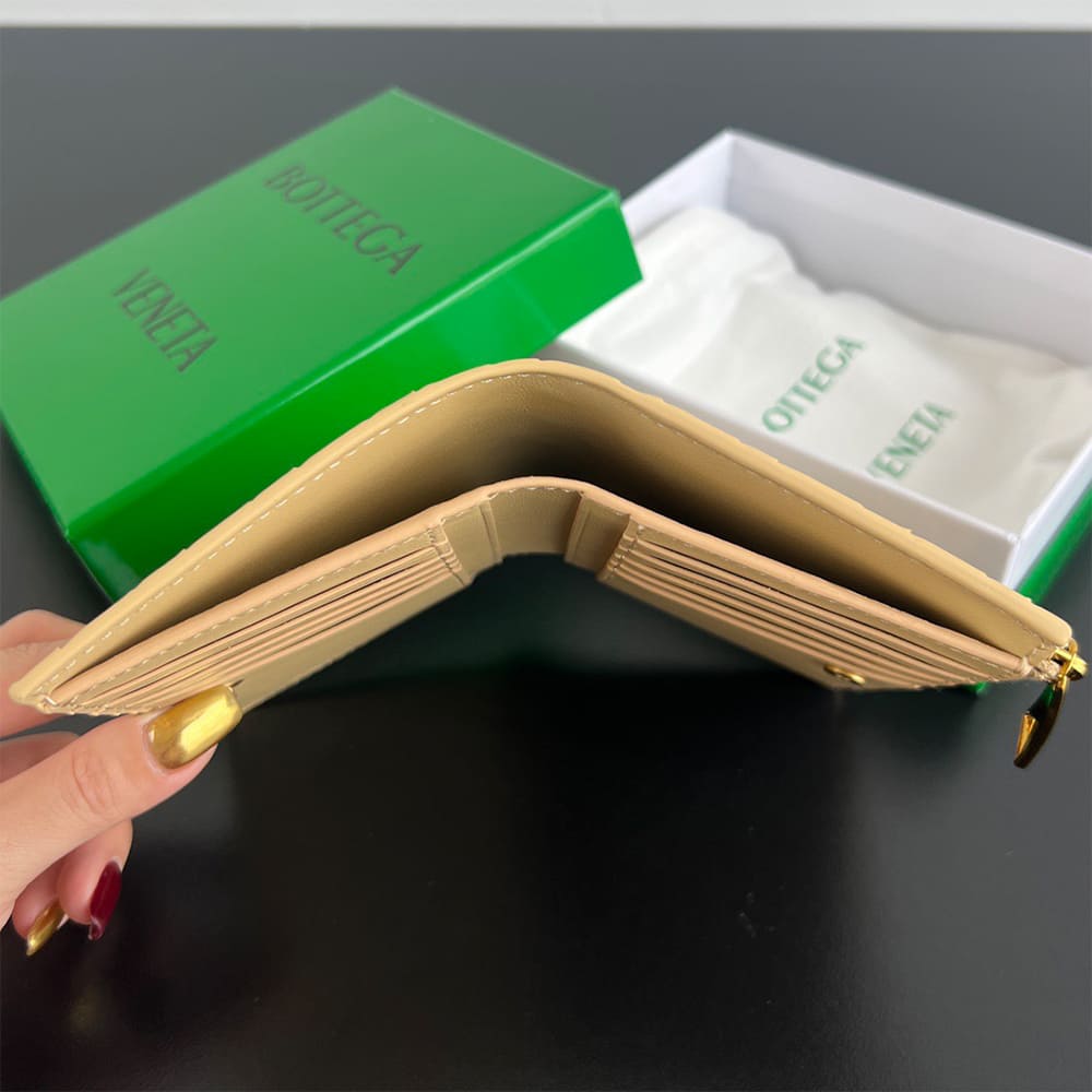 Intrecciato Medium Bi-Fold Wallet(HIGH-END GRADE)