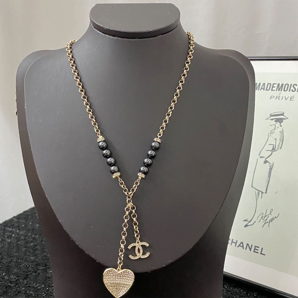Ch**el necklace