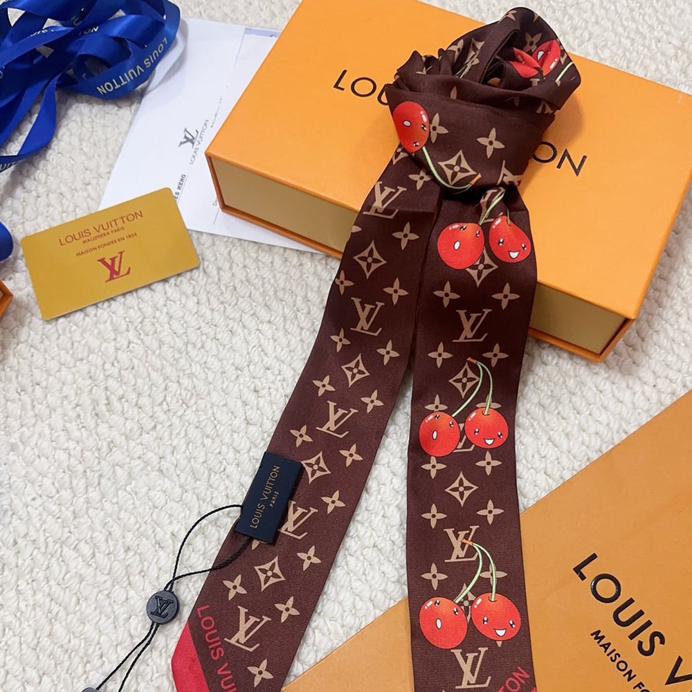 LV SCARVES