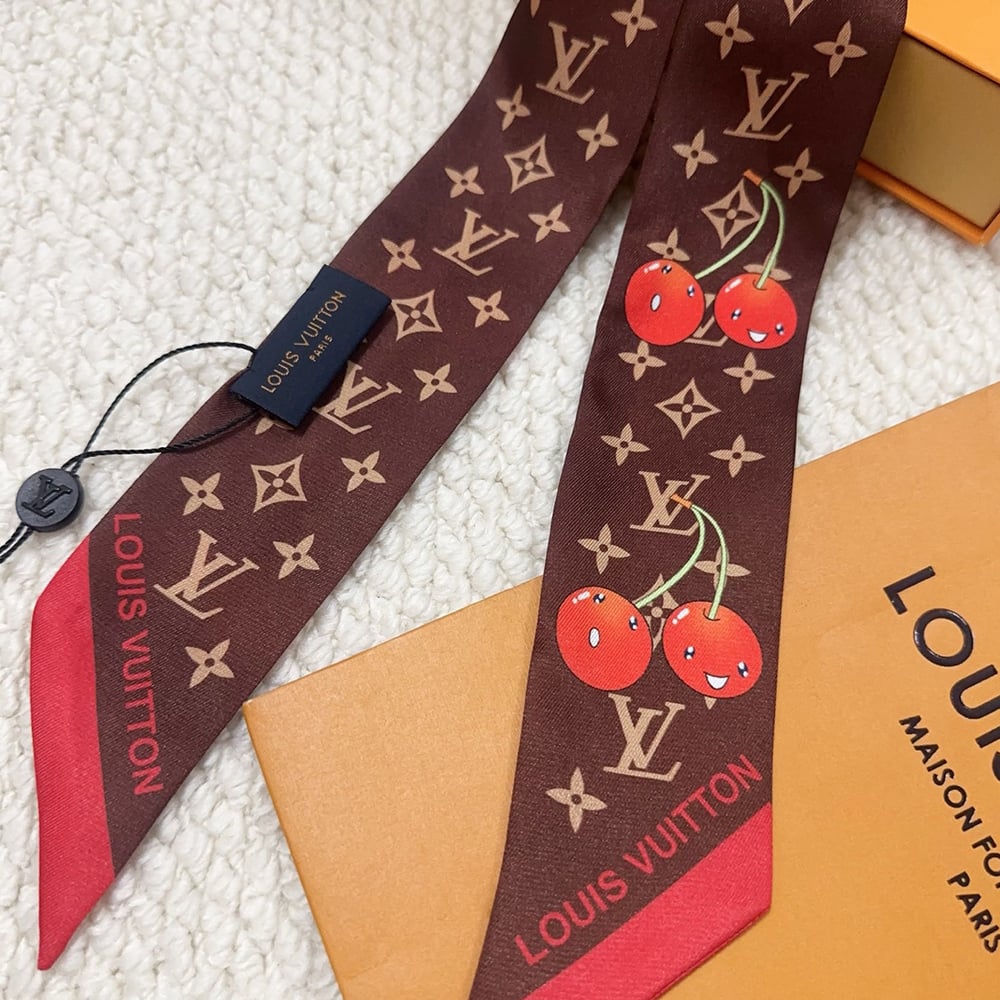 LV SCARVES