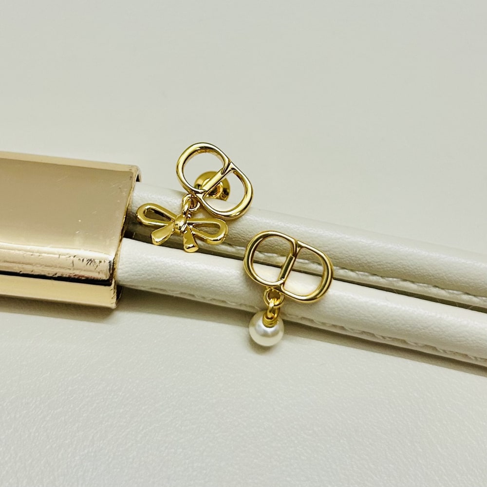D10r CD Mini BOW Earrings