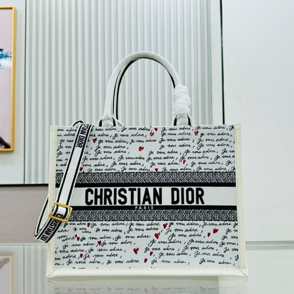 D10ramour Medium D10r Book Tote
