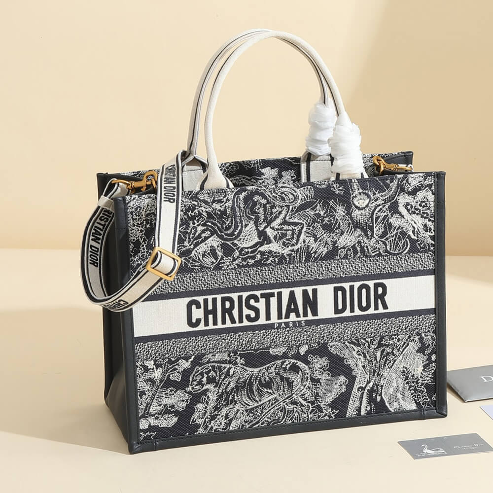 Medium D10r Book Tote