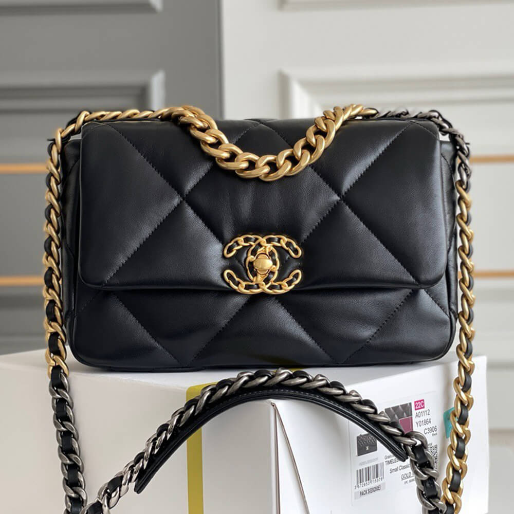 Ch**el 19 Small Handbag(TAX-FREE GRADE)