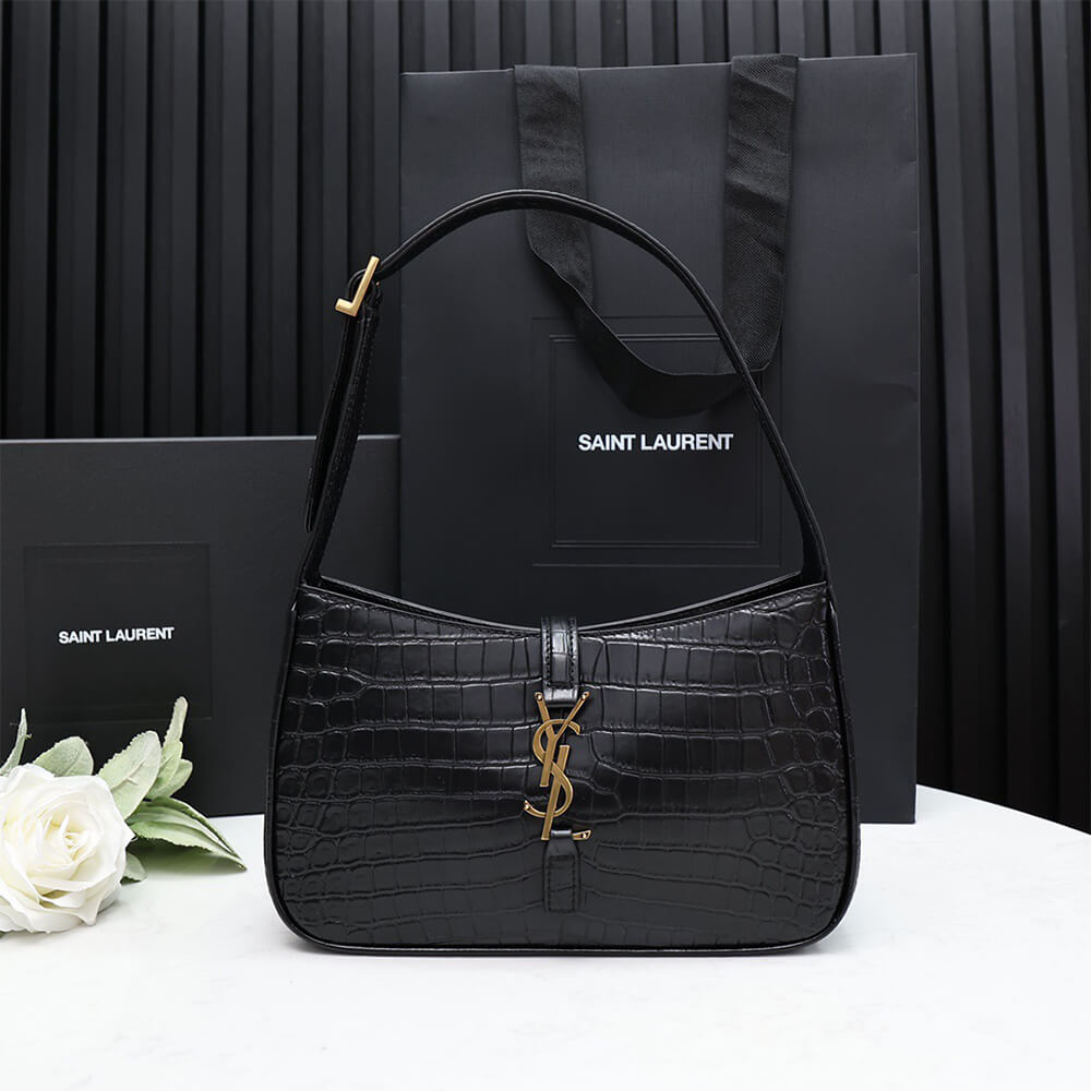 Y51 LE 5 A 7 HOBO BAG