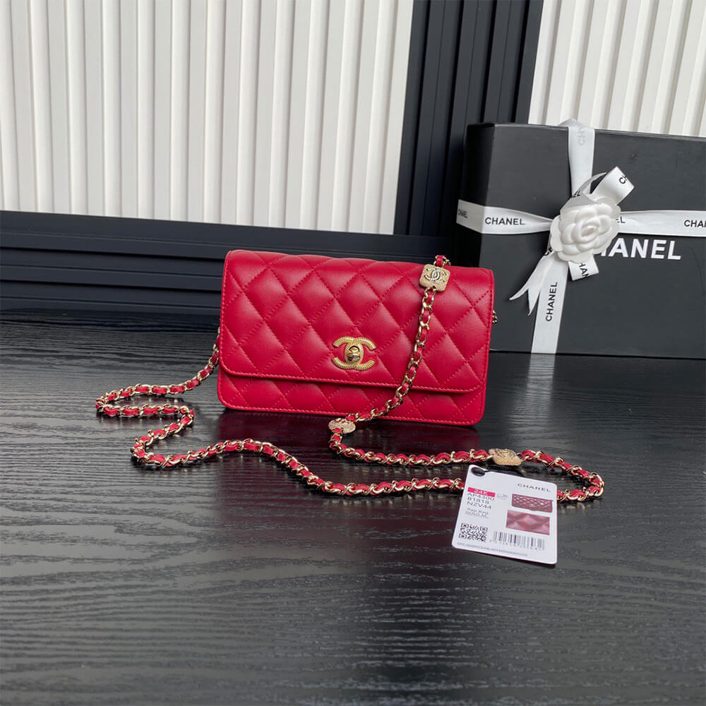 Ch**el Clutch With Chain(HIGH-END GRADE)