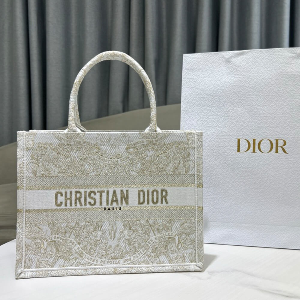 Medium D10r Book Tote