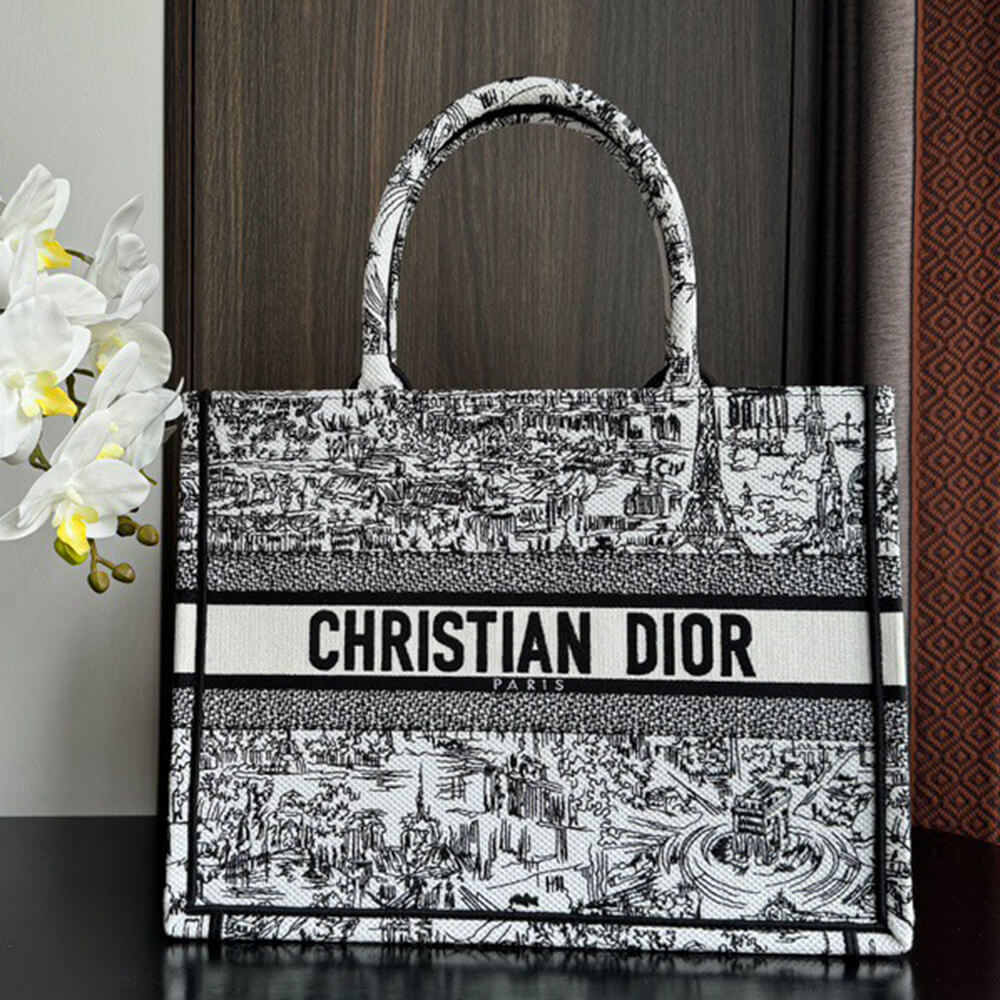 Medium D10r Book Tote
