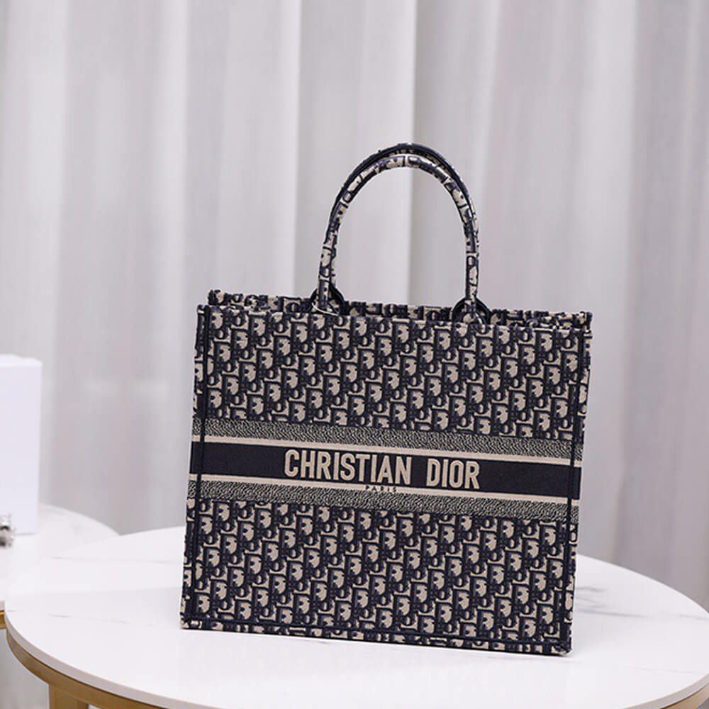LARGE D10r BOOK TOTE