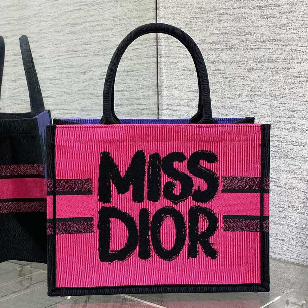 Medium D10r Book Tote