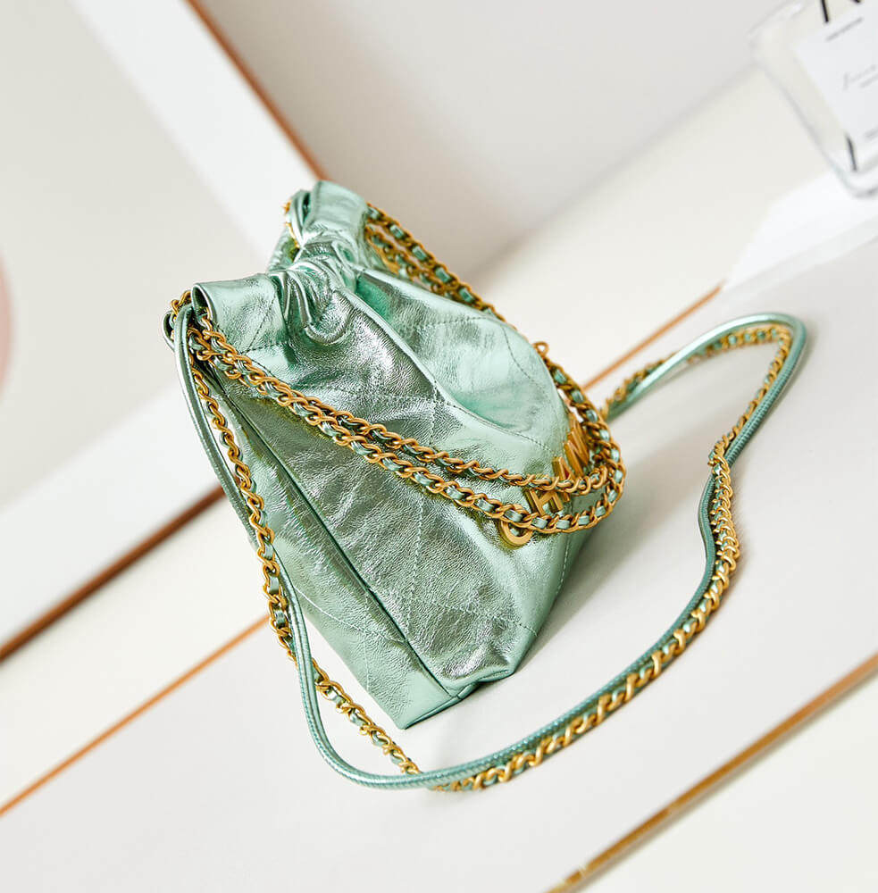 Ch**el 22 Mini Handbag （HIGH-END GRADE）