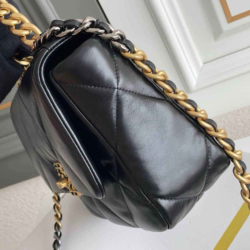 Ch**el 19 Small Handbag(TAX-FREE GRADE)