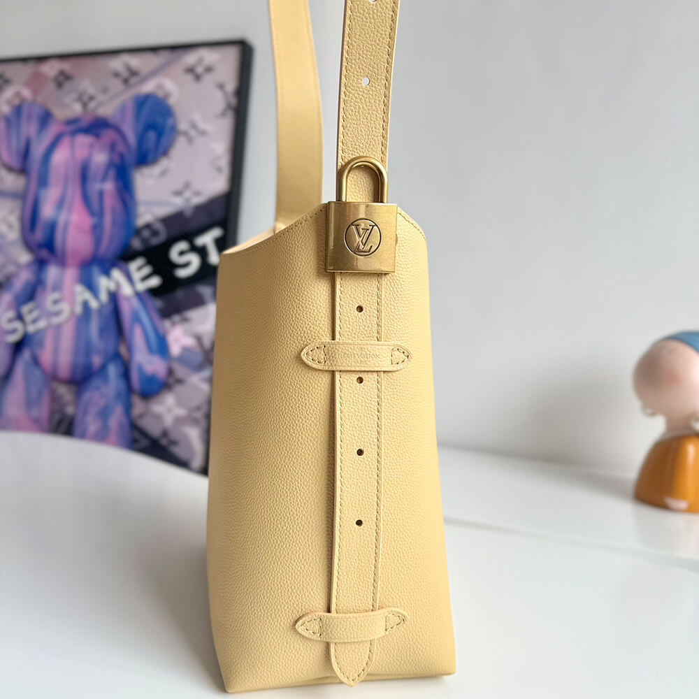 LV Low Key Hobo MM