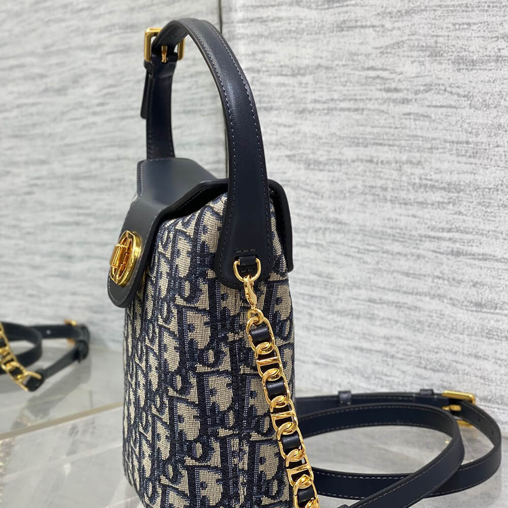 30 Montaigne D10r Amber Mini Bucket Bag