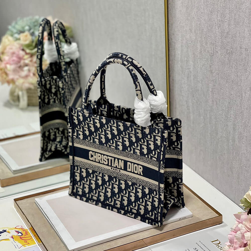 SMALL D10r BOOK TOTE