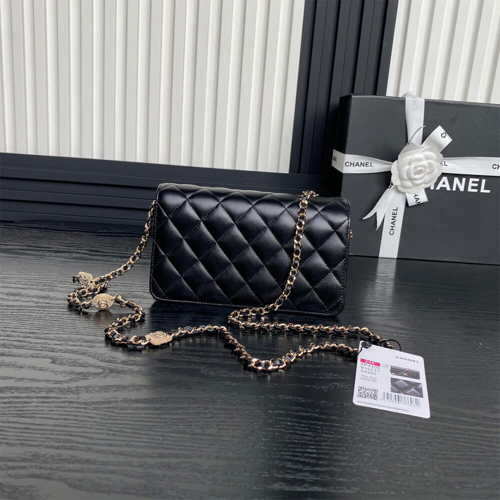 Ch**el Clutch With Chain(HIGH-END GRADE)