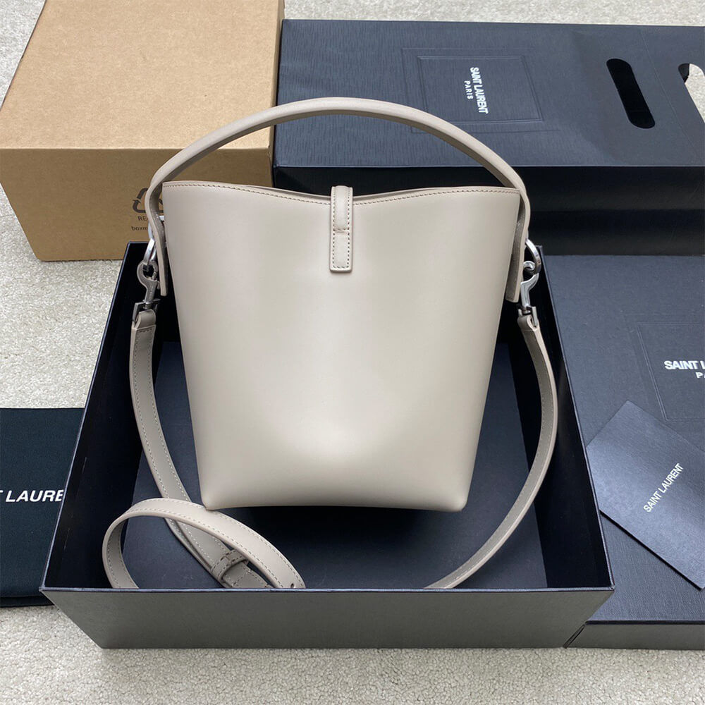 Y51 LE 37 small in shiny leather