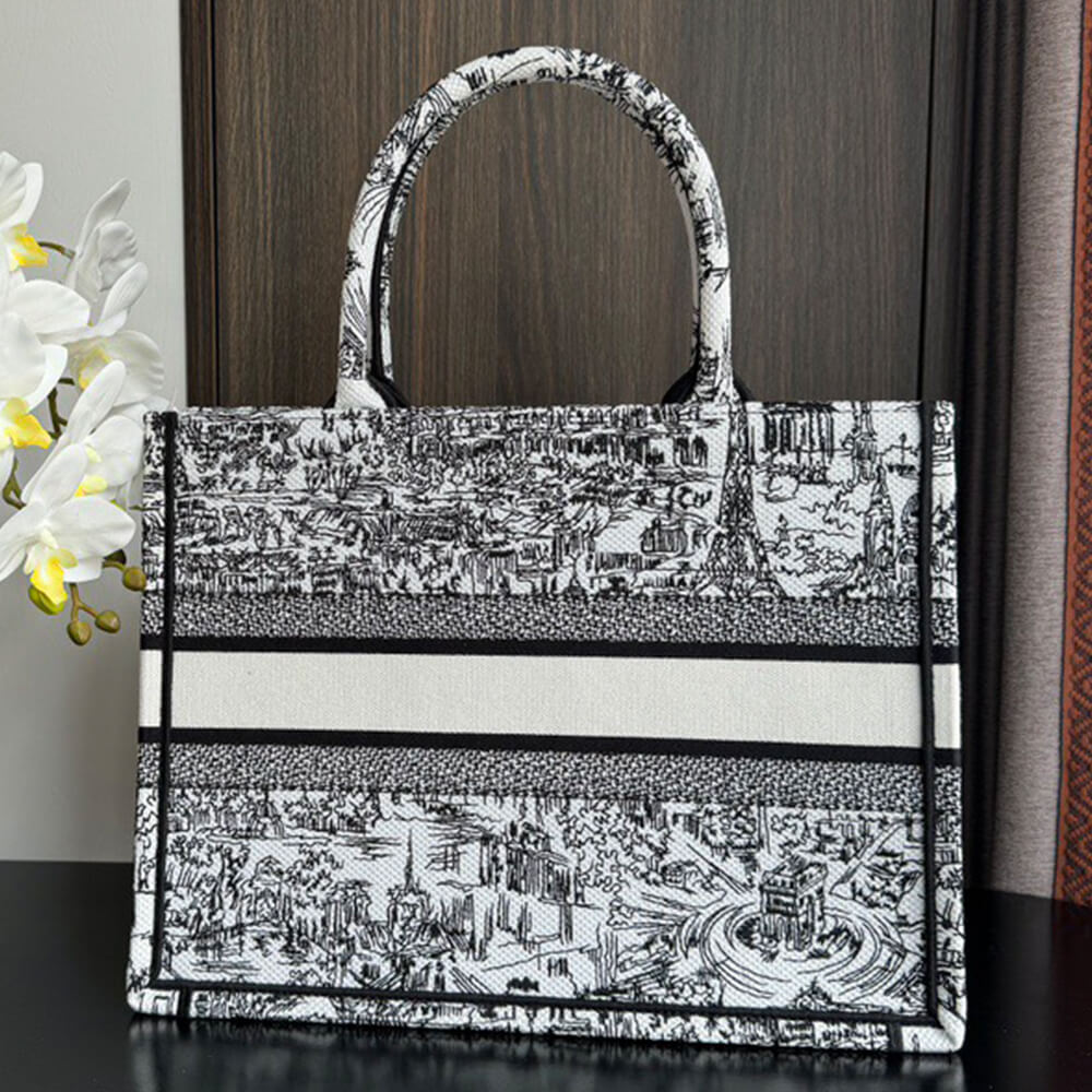 Medium D10r Book Tote