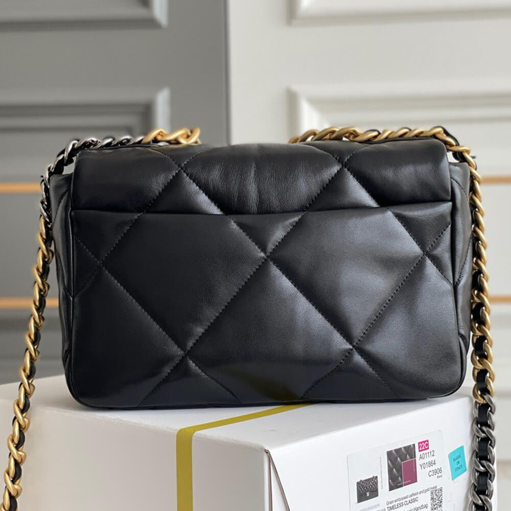 Ch**el 19 Small Handbag(TAX-FREE GRADE)