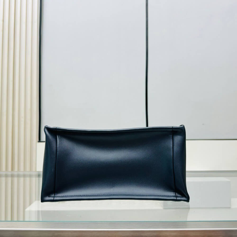 Small D10r Book Tote
