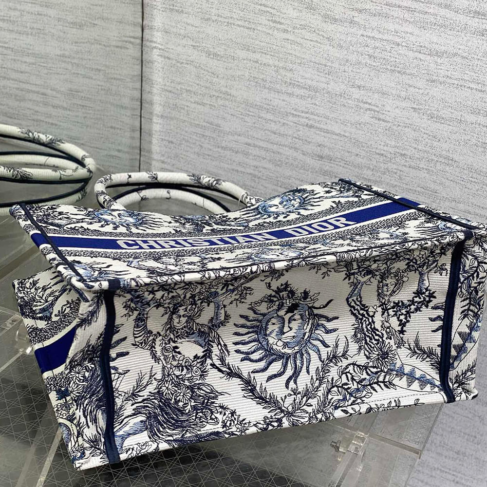 Medium D10r Book Tote