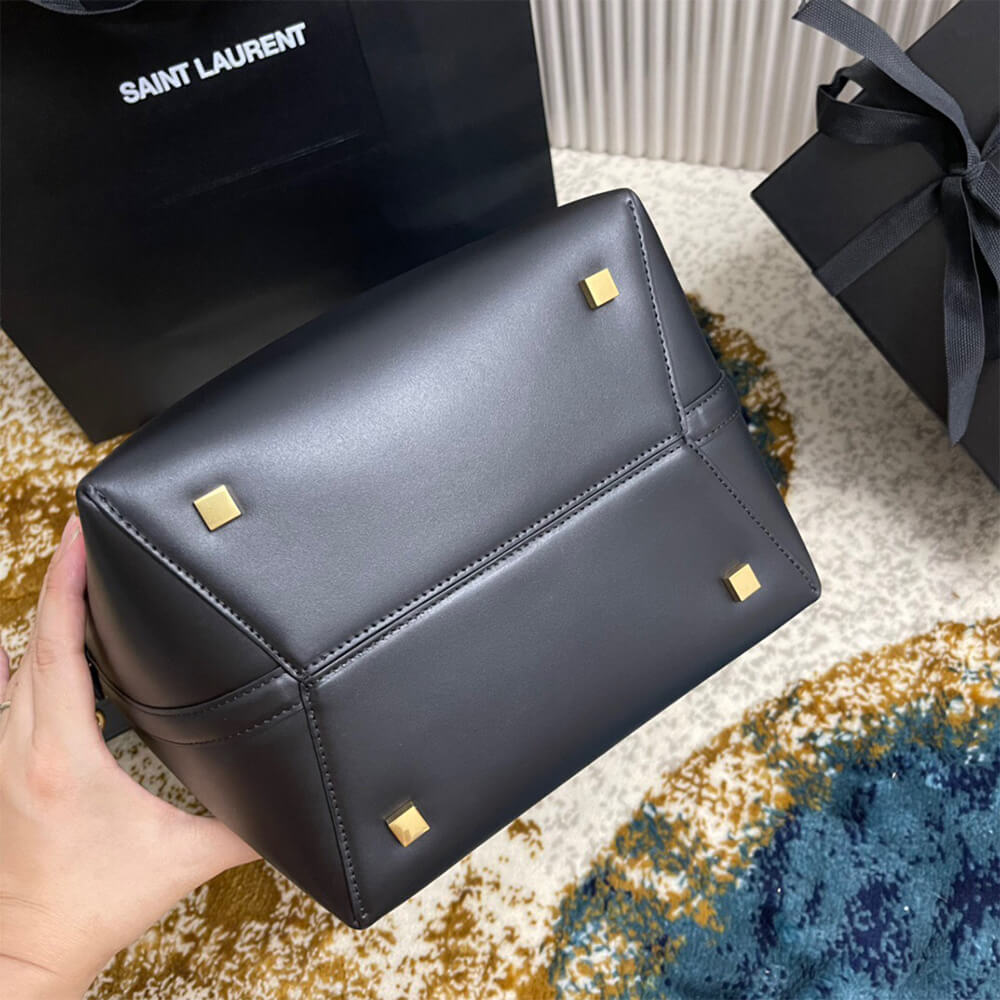 Y51 LE 37 IN SHINY LEATHER