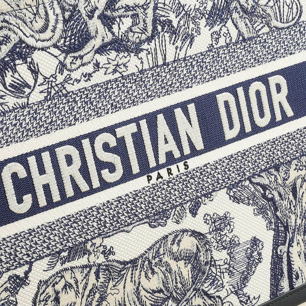 Medium D10r Book Tote