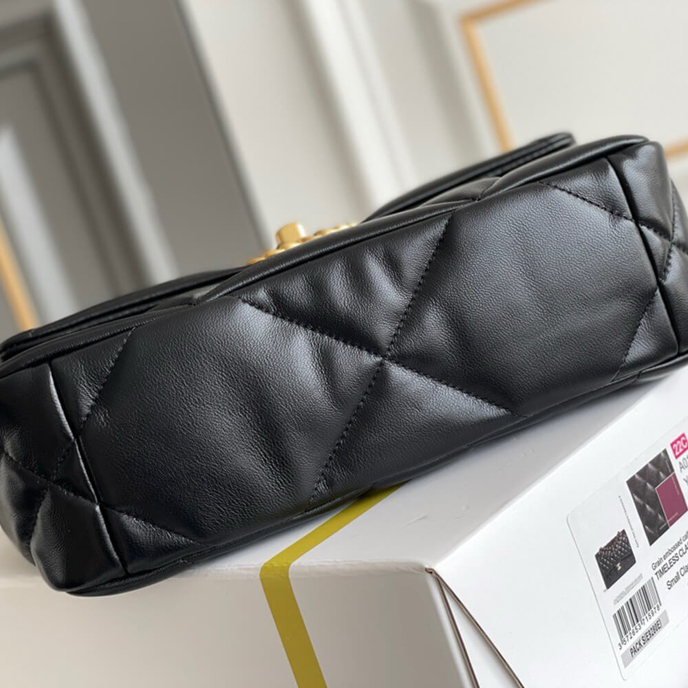 Ch**el 19 Small Handbag(TAX-FREE GRADE)