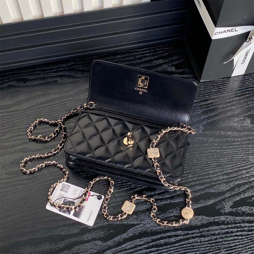 Ch**el Clutch With Chain(HIGH-END GRADE)