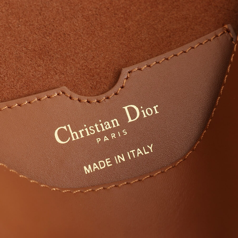 Medium D10r Bobby Bag