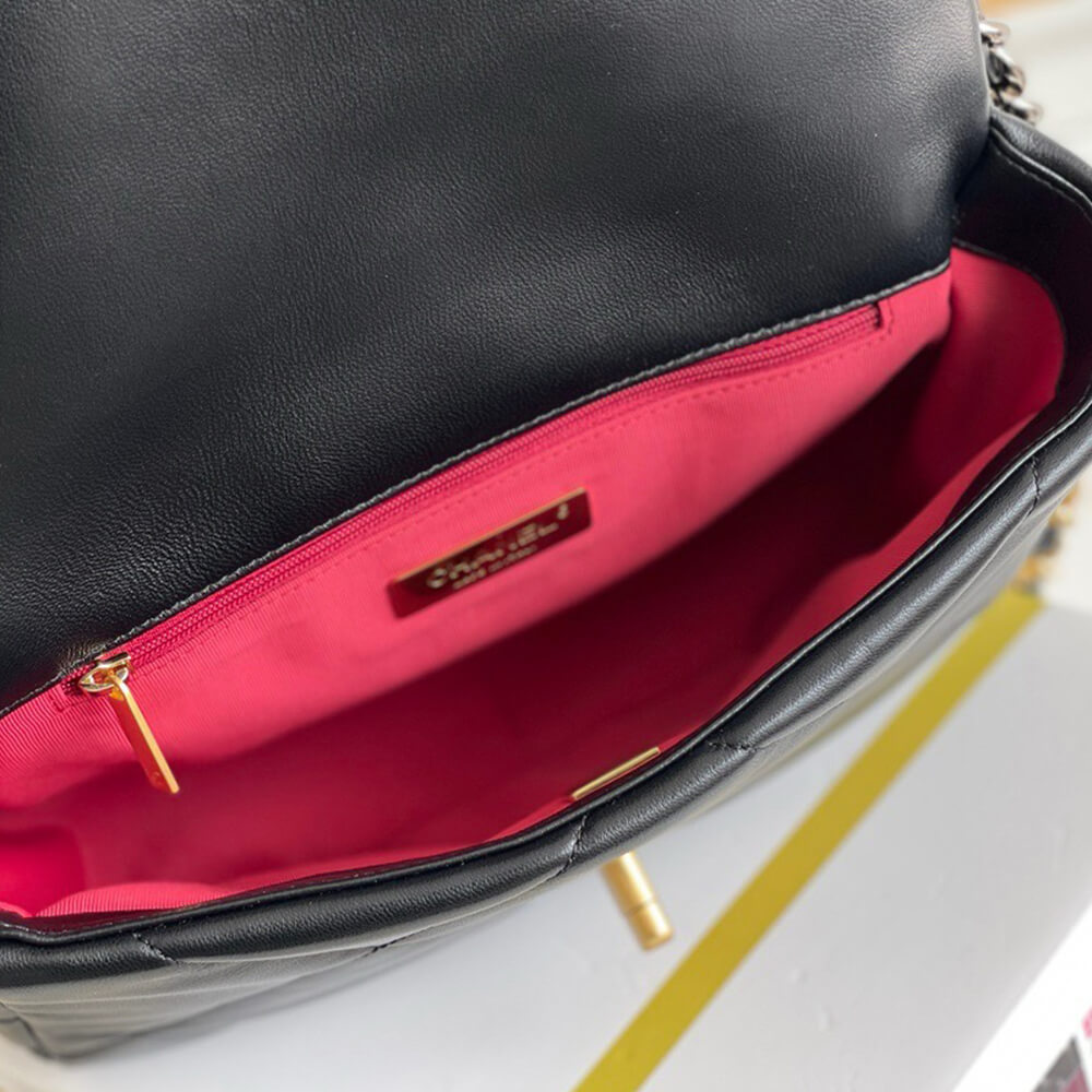 Ch**el 19 Small Handbag(TAX-FREE GRADE)