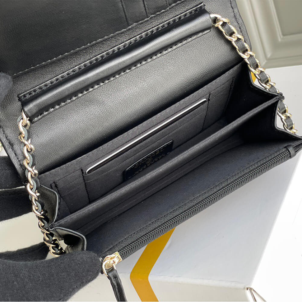 Ch**el MINI WALLET ON CHAIN