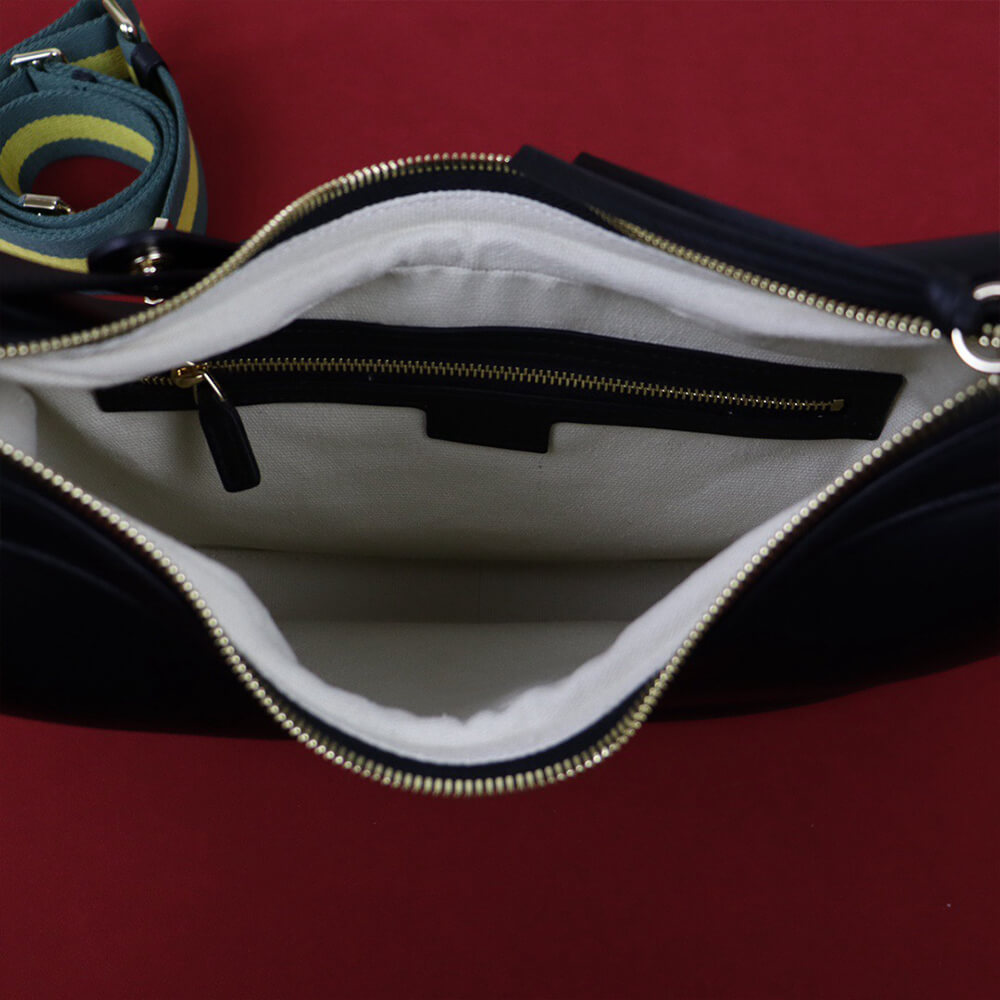 Gvc*1 Attache large shoulder bag