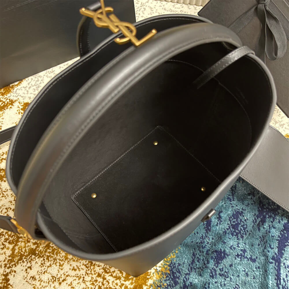 Y51 LE 37 IN SHINY LEATHER