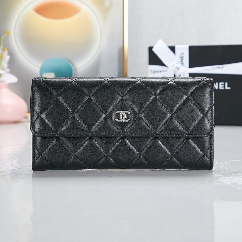 Ch**el classic long wallet