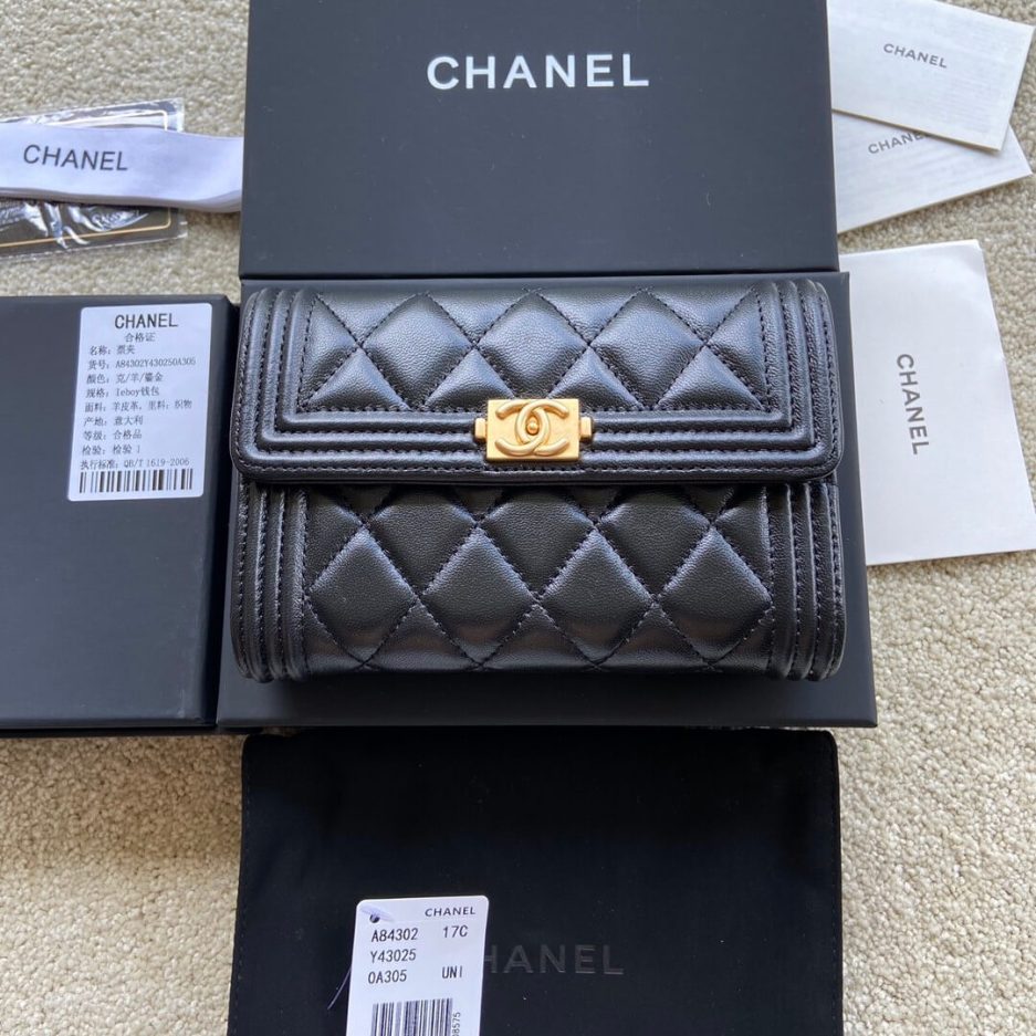 Ch**el boy long wallet