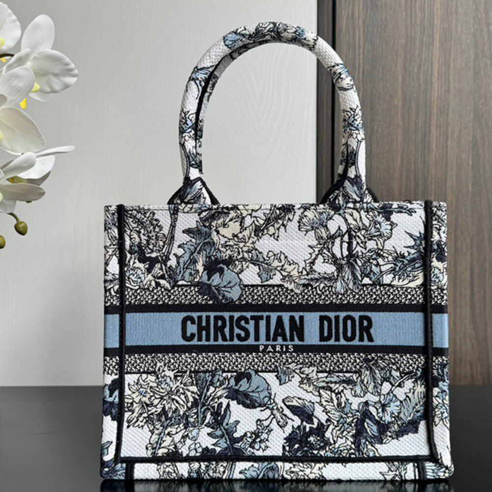 Small D10r Book Tote
