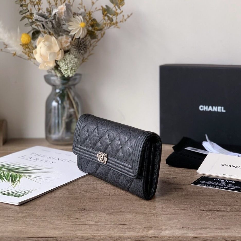 Ch**el classic long wallet