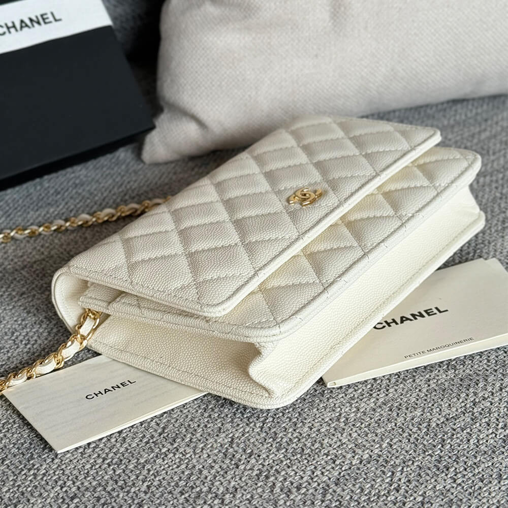 Ch**el classic chain wallet