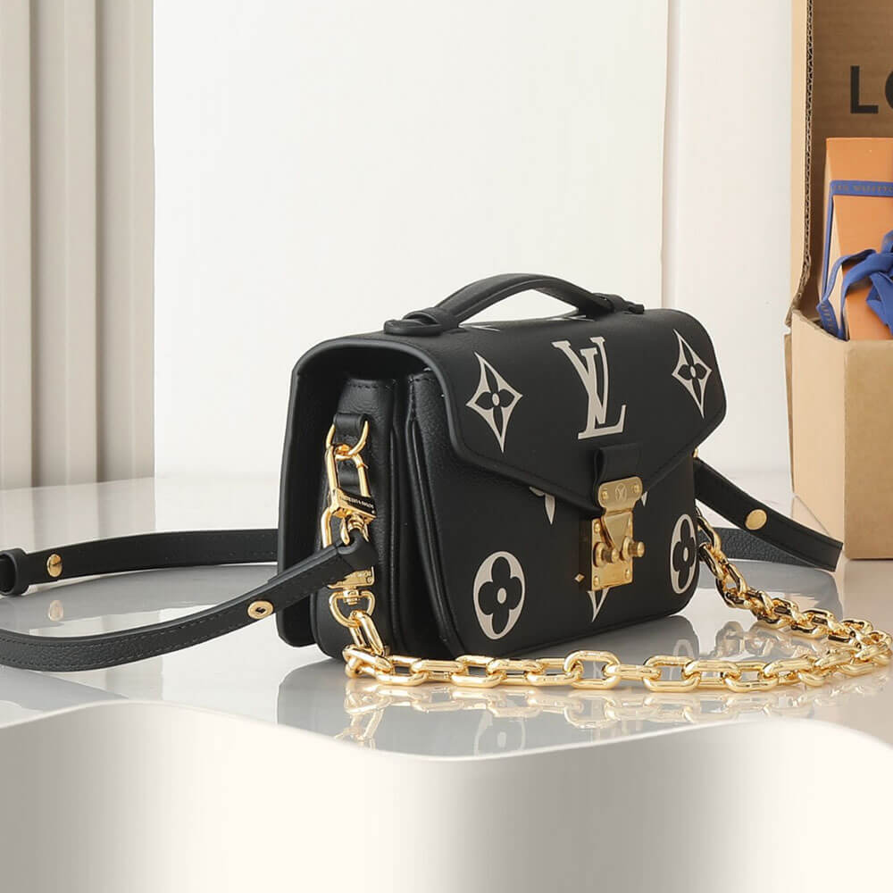 LV Pochette Métis East West