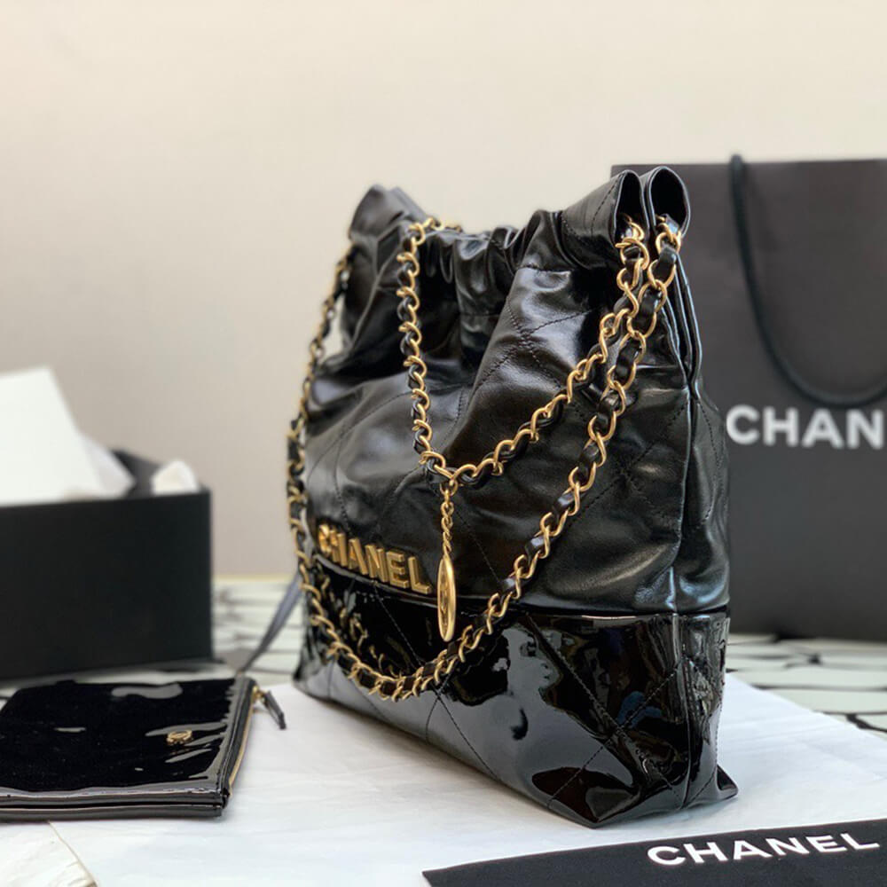 Ch**el 22 SMALL HANDBAG