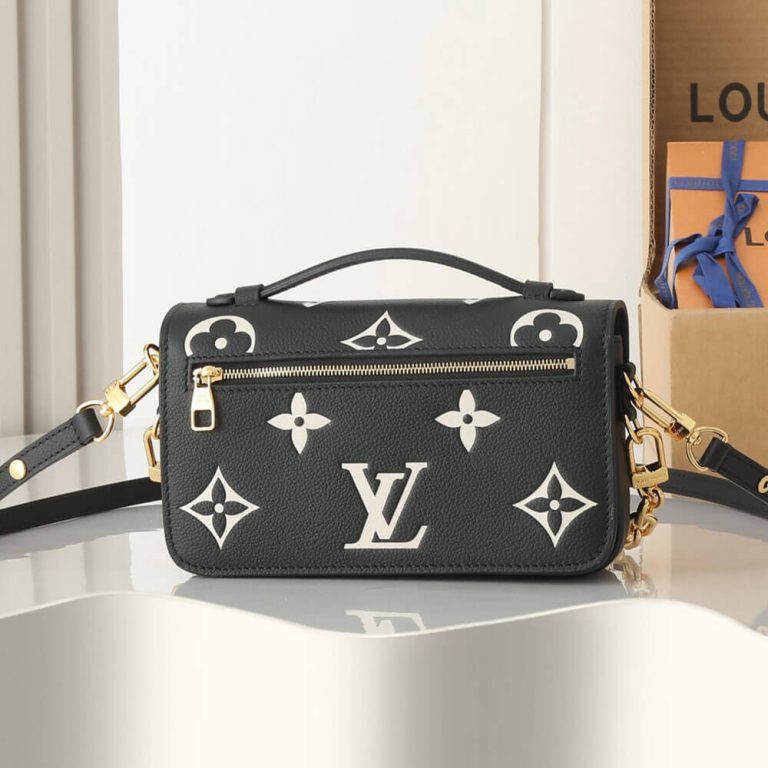 LV Pochette Métis East West